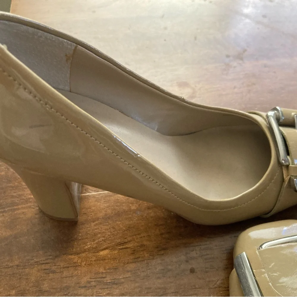 Tahari Patent Pumps - Picture 9 of 16